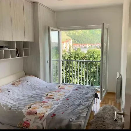 Happy Place Τρέμπινιε